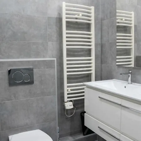 Vue 180° | Piscine&tennis à Appartement *